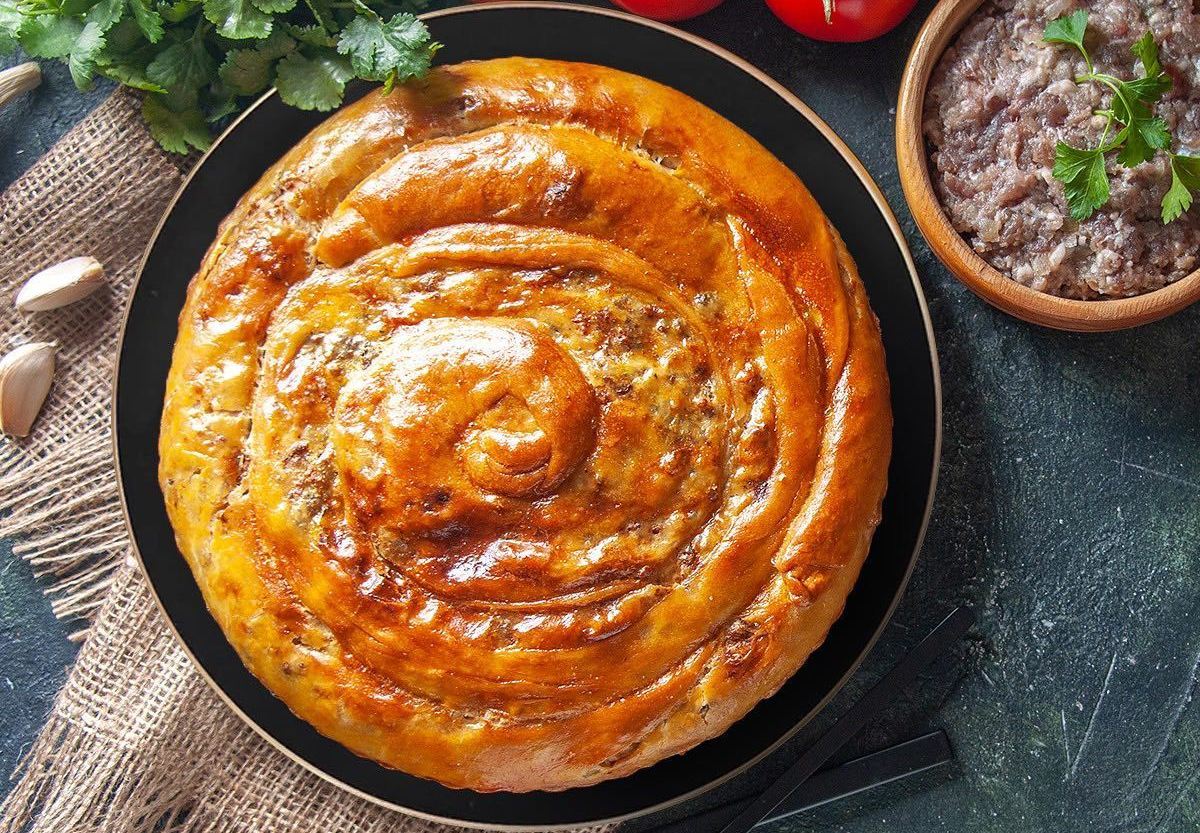 Autumn Entertaining Delight: Onion Presley Tomato Pie