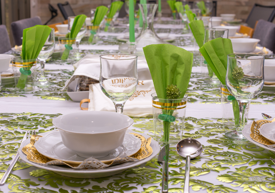 Elegant Traditions: Designing Your Passover Seder Table with Grace
