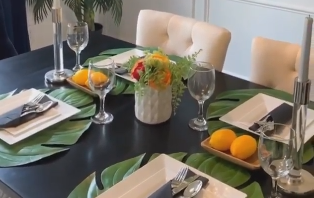 Exotic Vibes: Captivating Tropical Tablescape Idea for a Stunning Dinner Party