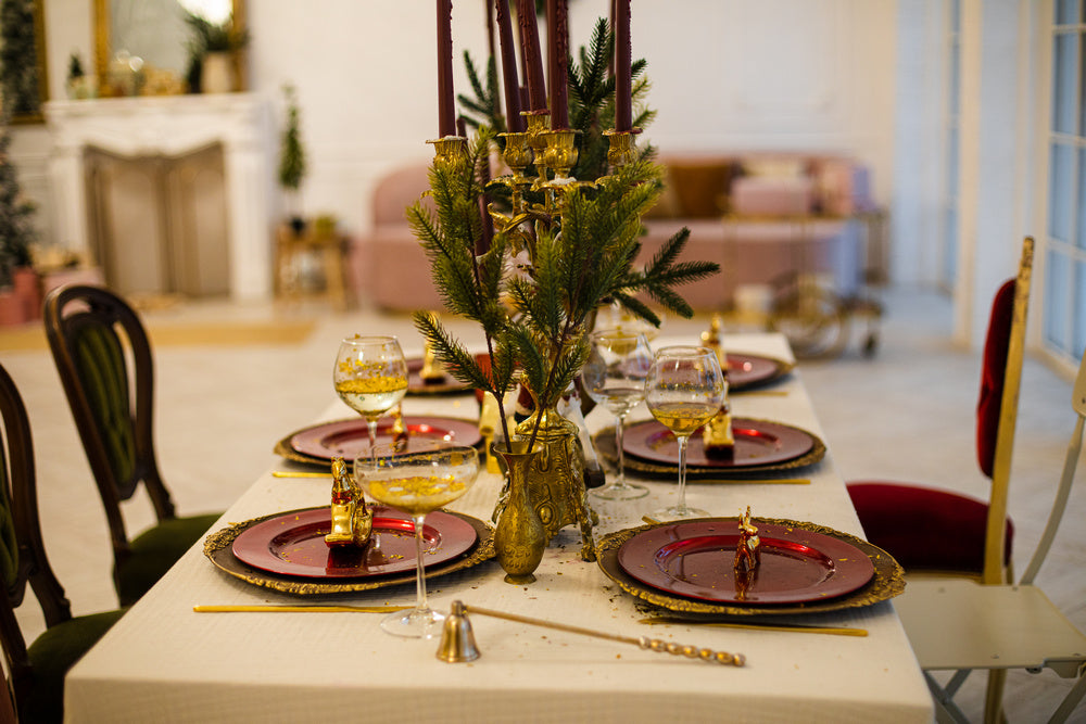 Winter Love: Romantic Tablescapes for Intimate Evenings