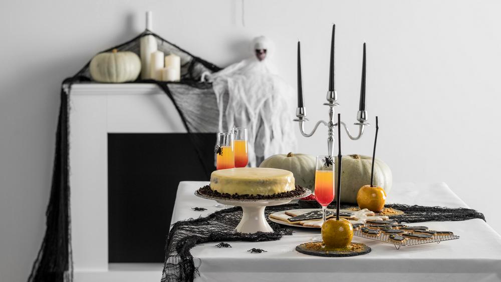 Designing a Halloween Table That Will Leave Your Guests Spellbound