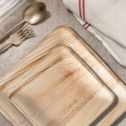 Includes 100 buffet plates and 100 cake plates, making it easy to serve guests at both intimate gatherings and large parties