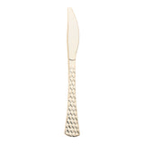 Shiny gold disposable plastic knives, 7.5 inches long, with a sleek, glamorous finish; case of 600