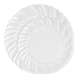 This versatile disposable dinnerware set features clear plastic plates, perfect for both casual and formal occasions