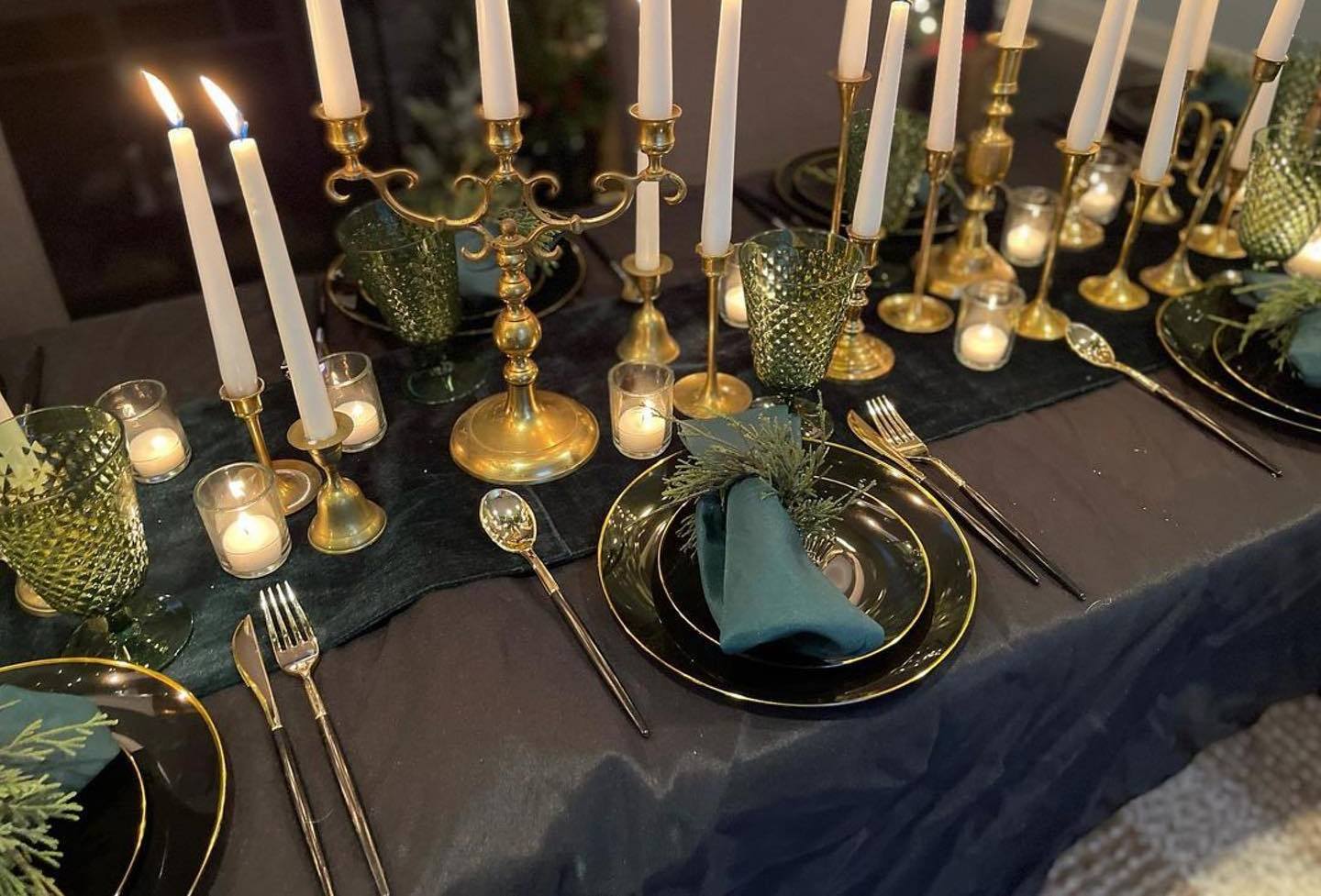 Tablescaping Extravaganza: Ideas for a Glamorous New Year's Feast
