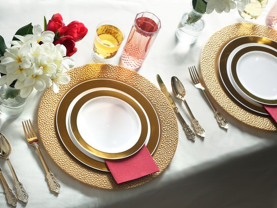 How Well Do You Know About Plastic Party Dinnerware?