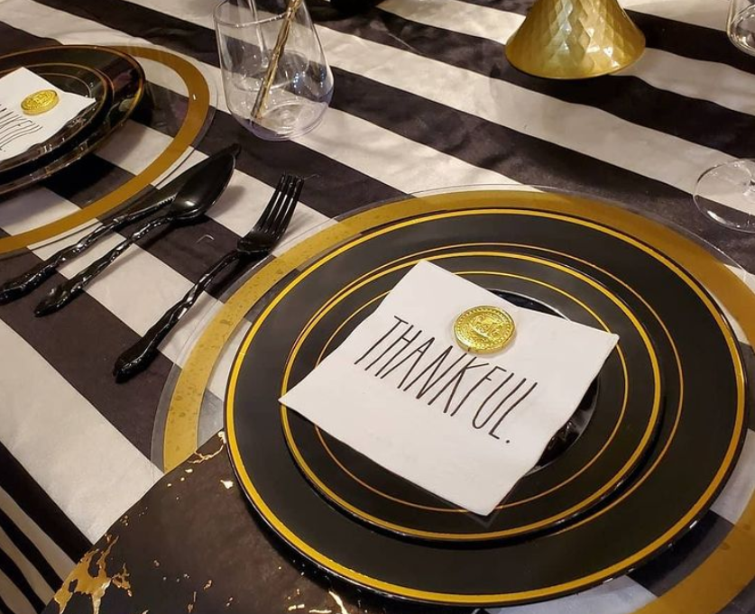 How Do You Set a Perfect Thanksgiving Table?