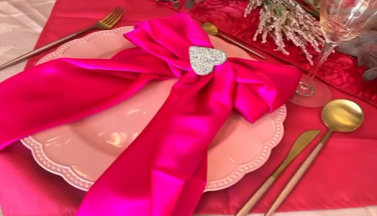 DIY Bow Linen Fold 🎀: Barbie Tablescape Magic