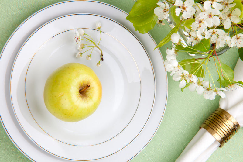 Embrace Spring in Style: Elegant Place Setting Inspiration