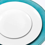 Disposable plastic salad plates in solid white, 7.5-inch round design with smooth edges, pack of 120