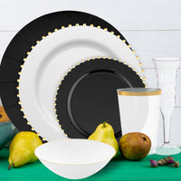Disposable wedding set with “something blue” details enhancing tradition and style.