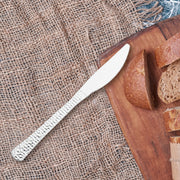 Elegant hammered silver plastic knives, 7.75-inch, 1000-pack – Sleek and sophisticated knives with a textured handle and a polished metallic look.