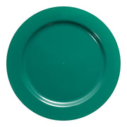 Holiday-themed solid green disposable plastic plates, 7.5-inch round size