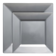 This disposable dinnerware set in silver showcases a modern square design, perfect for enhancing your dining experience